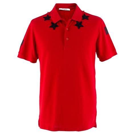 t shirt with stars around neck